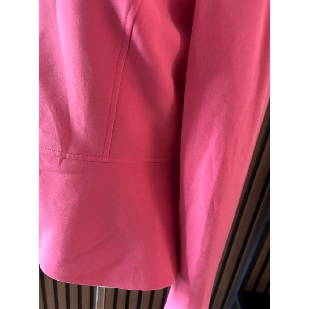 Tahari pink blazer jacket flairs out size 4 classy stylish work attire form fitt - Picture 2 of 8